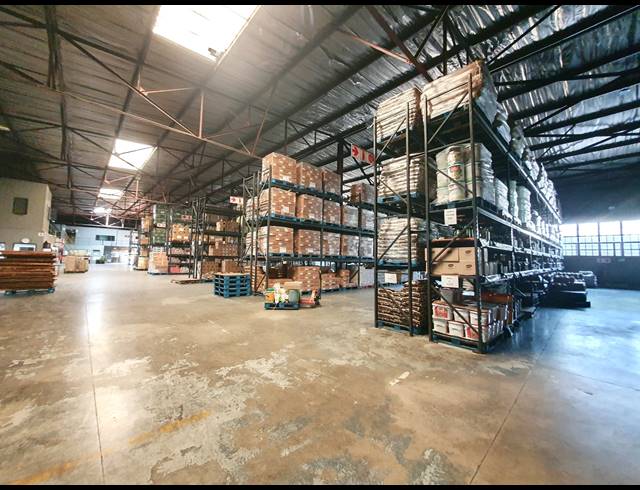 2,100M² WAREHOUSE TO LET IN CITY DEEP